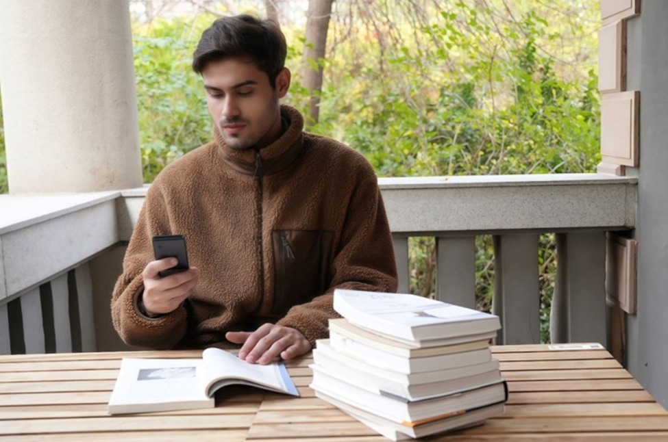 Offline Translation Devices for Remote Travel and Emergencies Offline Translation Devices