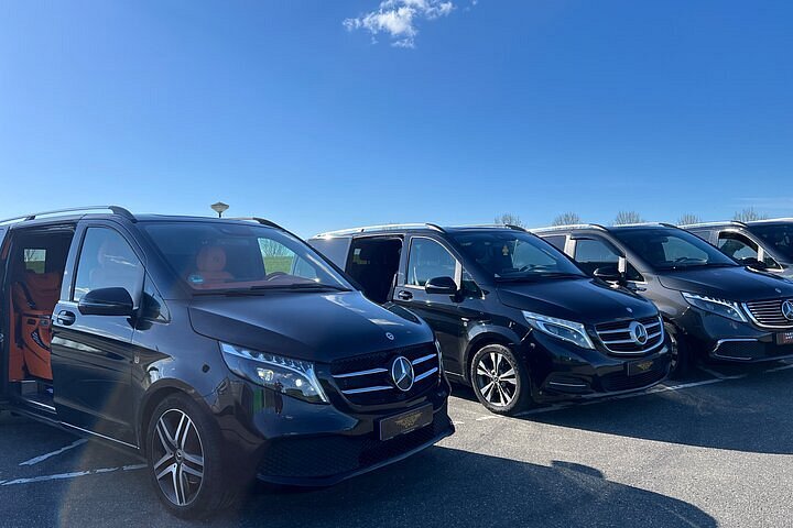 How Does an Amsterdam Chauffeur Service Work from Pick-Up to Drop-Off? caption 2