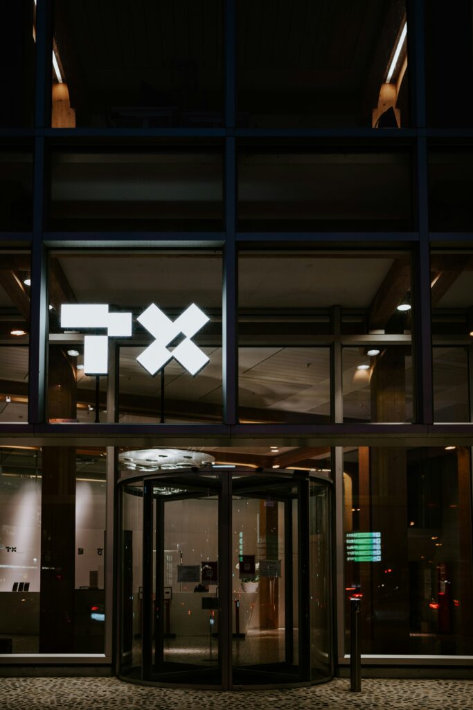 HandiFox Services: The Best QuickBooks Inventory Management Solution for U.S. Small Businesses claudio schwarz tcVF7WQDnCE unsplash