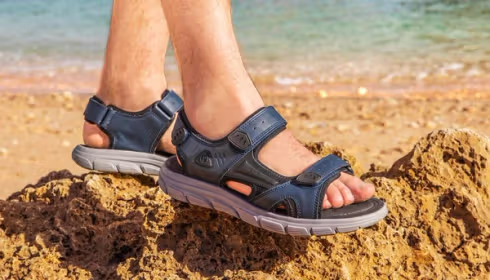 Best Shoes for Swollen Feet: Why Extra-Wide Fit and Adjustable Closures Matter image 4300